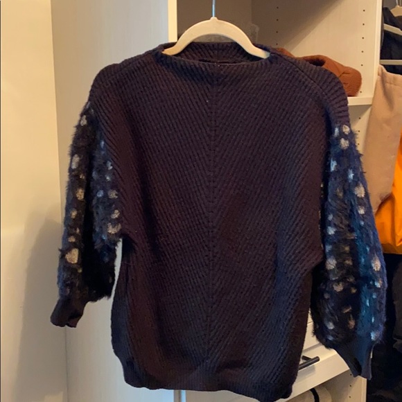 Gorgeous sweater size s - Picture 1 of 3